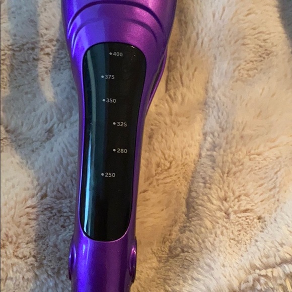 Bed Head
A Wave We Go Adjustable Deep Waver - Picture 3 of 4